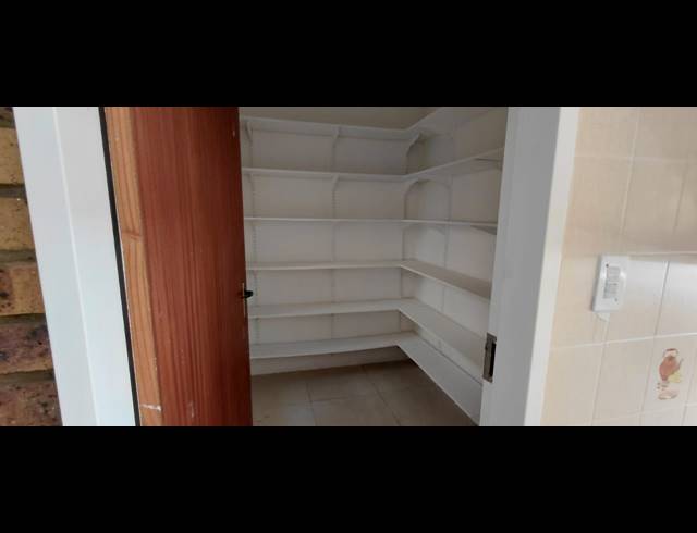 3 BEDROOM FREESTANDING TO LET IN DALPARK PROPER